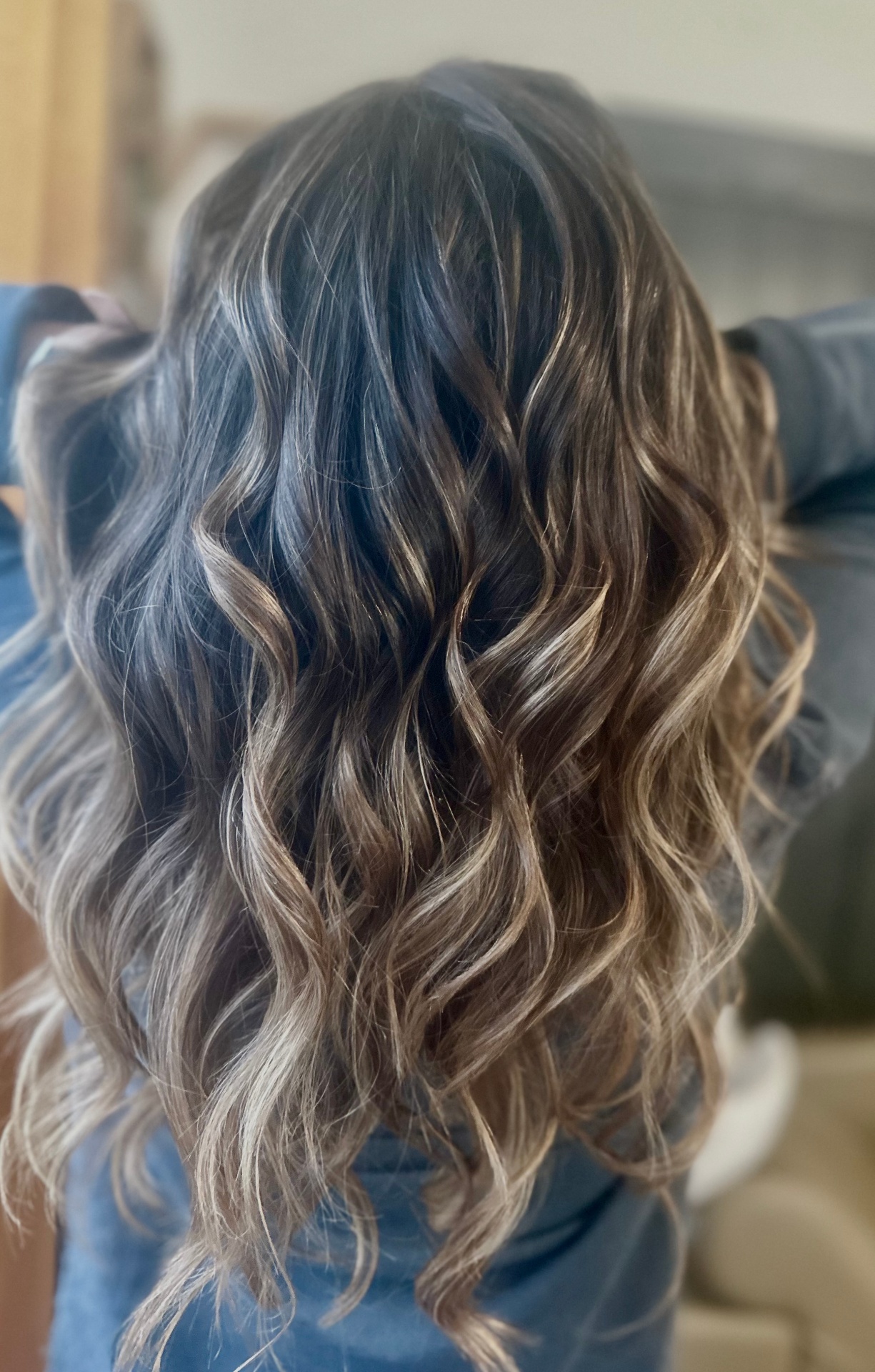 Brunette with balayage pieces and gloss